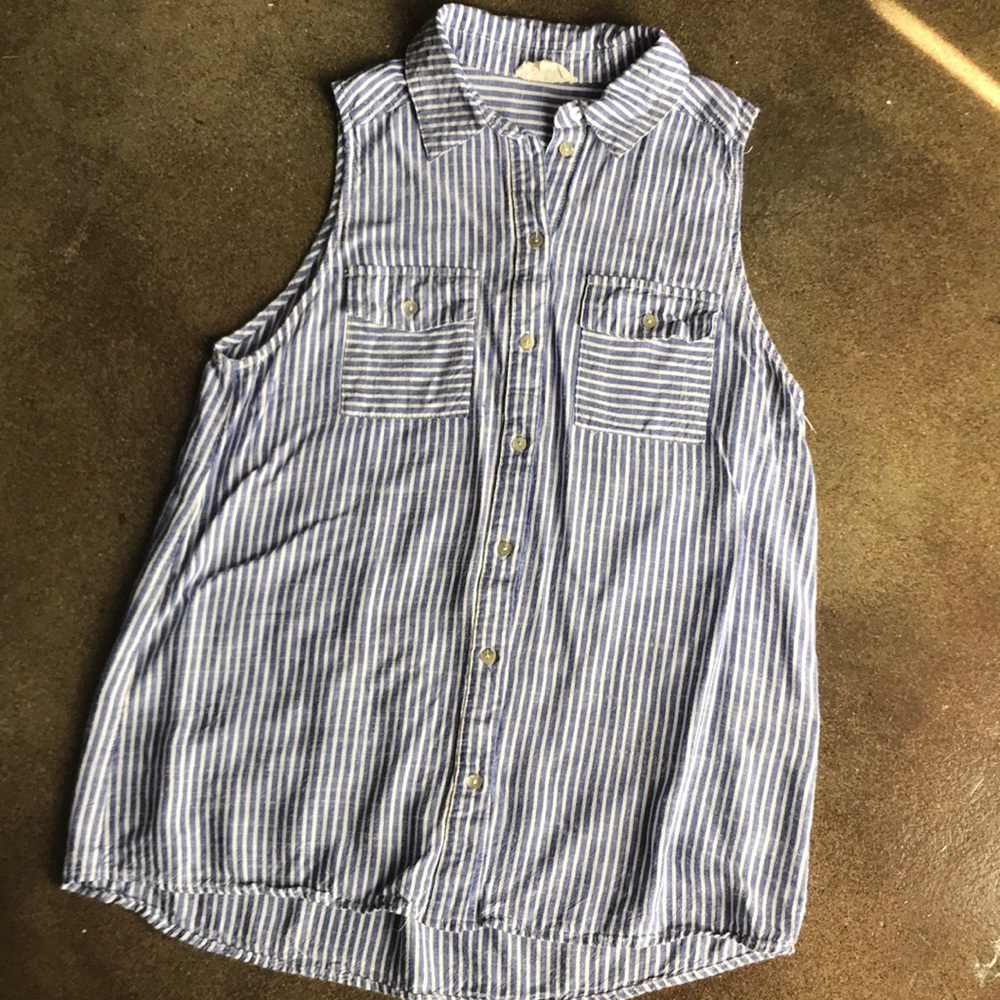 Entro Embroidered Tank - Picture 2 of 7